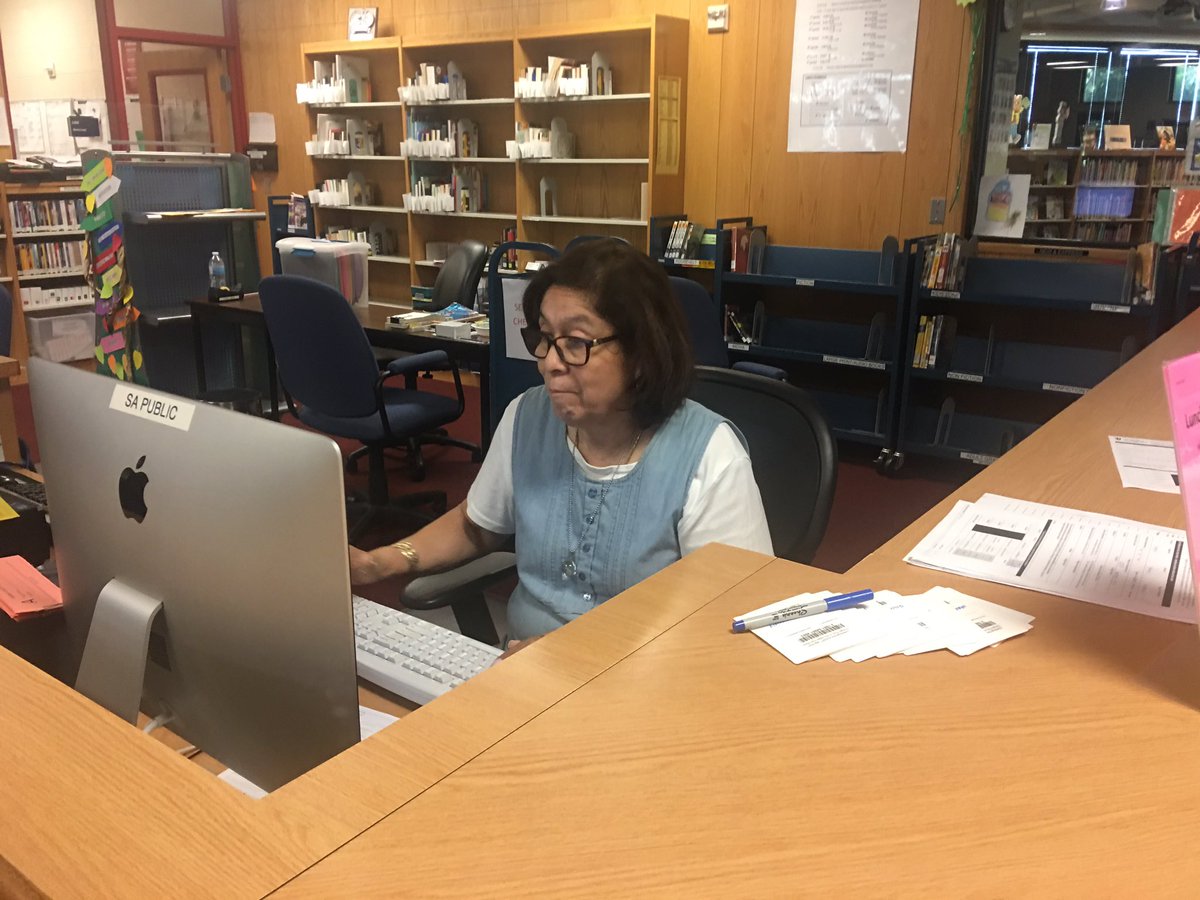 myTRLib's tweet photo. Busy day in the TR Lib w students in from Coach Ybarraโs and Schaub &Caterโs classes. Ms. Denney made oodles of public library cards for Ss too! @WeAreTRHS #neisdlibraries @NEISDiTech https://t.co/ljUij6C1bs