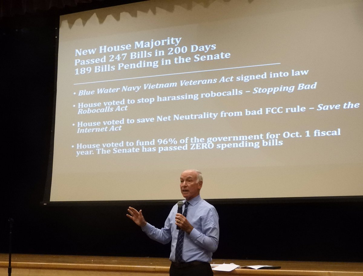 RepJoeCourtney's tweet photo. I had a wonderful time at my #CongressionalUpdate at Kelly Middle school in #Norwich last night. It was great to see everyone and to have a chance to hear from folks on an array of issues including #healthcare & prescription drug pricing, #socialsecurity, #GunSafety laws & more. https://t.co/jBOdWnByw2