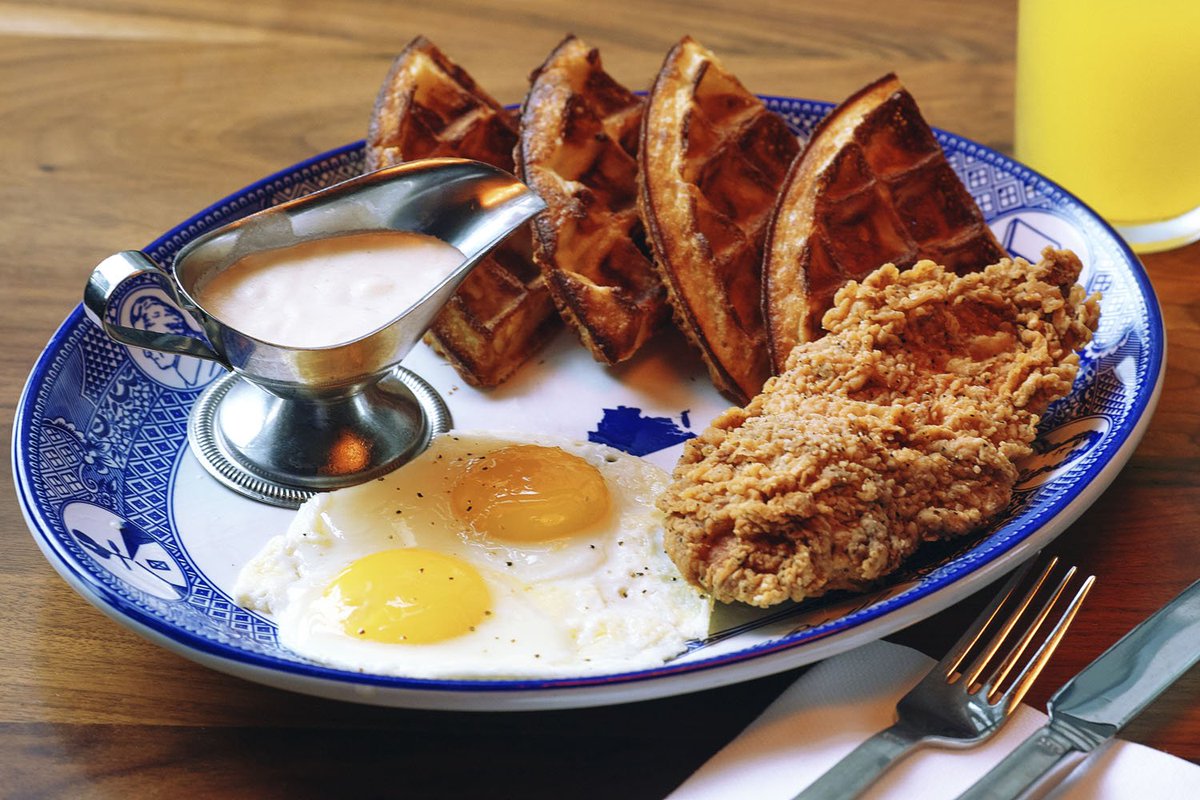 FoundingFarmers's tweet photo. Relax this #LaborDay & let's do #brunch. All of our locations will be offering brunch on Monday; #FoundingFarmers Tysons will have our Farmers Market #BuffetBrunch, while #FFMoCo #FFDC and #FFReston all will have an a la carte offering. Book your table β‘οΈ https://t.co/0aIte6i1sY https://t.co/xgqOK18ACz