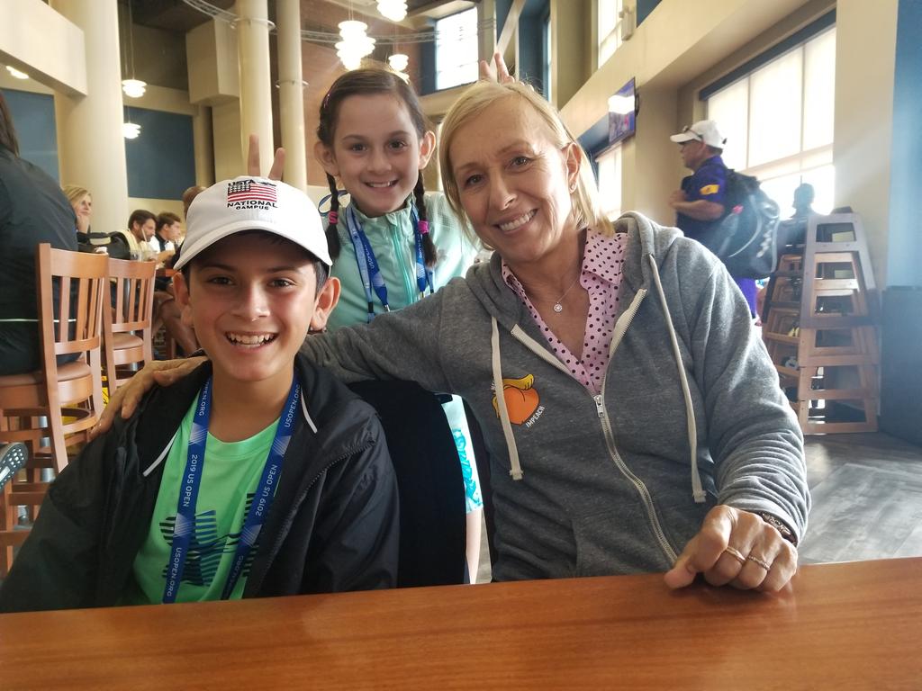 mona_mullen's tweet photo. G &amp; A spending some time with their LEGEND friend @Martina today  #BestLegend #VeryGrateful #2019USOpen. Thank u Martina for all you do 🌻😊🎾🎾🎾. https://t.co/2uOJZacZlC