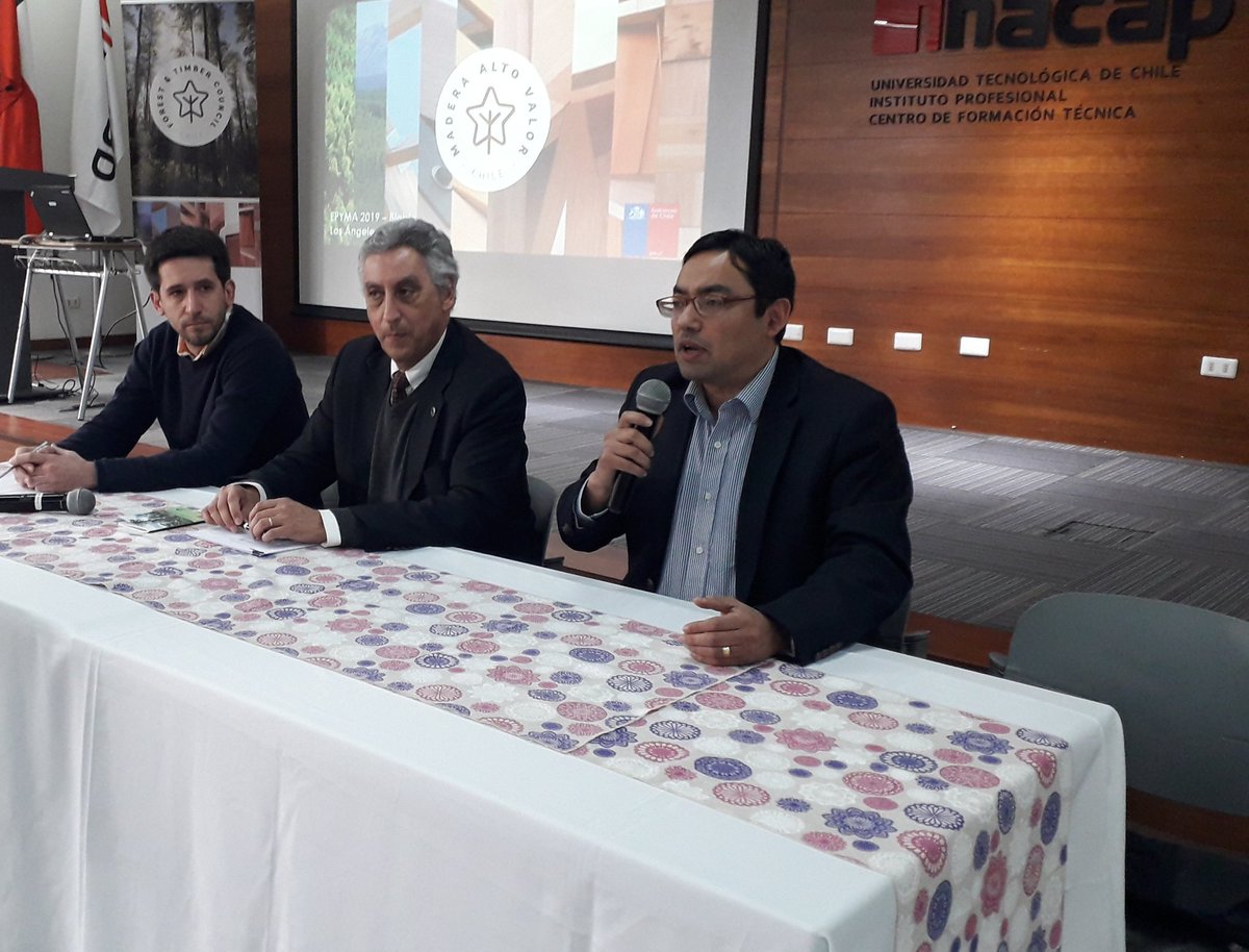 #EpymaBiobío2019
Johan Guzmán, Profesor de la <a href="/udeconcepcion/">Universidad de Concepción</a>. "Si el sector maderero no se reconvierte, se irá en picada. La solución para proyectarse exitosamente es diversificarse en su propuesta productiva y, sobre todo, incorporar tecnología a sus procesos".