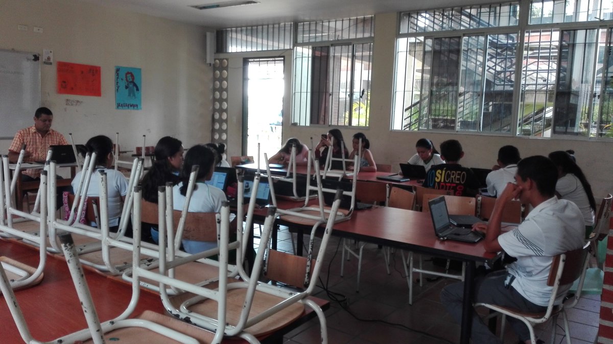 alejoalvgut's tweet photo. SENA CIDT Barrancabermeja- programa Articulación con la media Colegio San Luis Gonzaga, El Carmen. Formación técnicos en sistemas grado 10°.  27/08/2019 https://t.co/Dgu6b1e65s