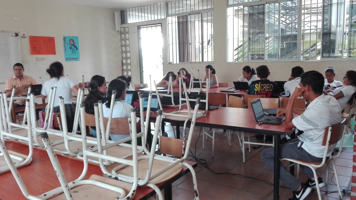 alejoalvgut's tweet photo. SENA CIDT Barrancabermeja- programa Articulación con la media Colegio San Luis Gonzaga, El Carmen. Formación técnicos en sistemas grado 10°.  27/08/2019 https://t.co/Dgu6b1e65s