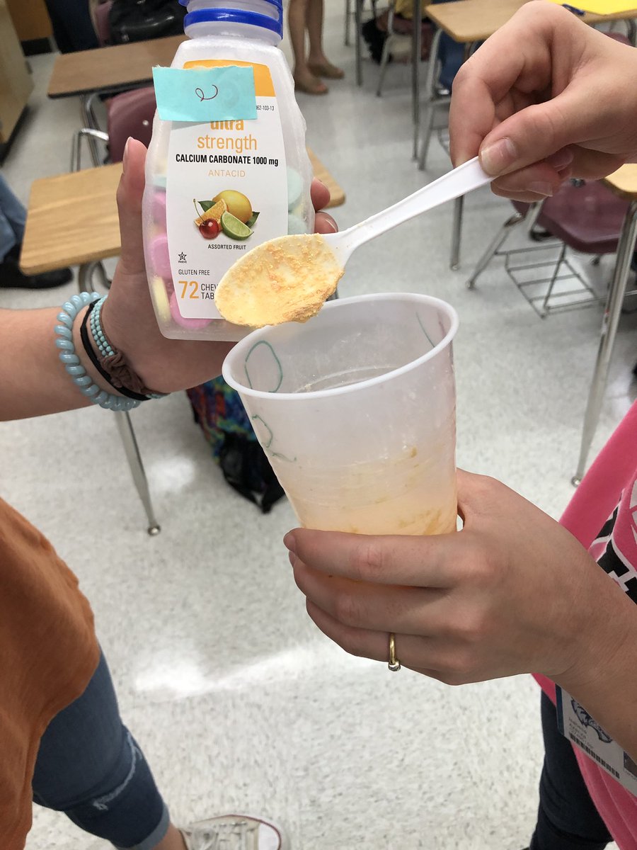PrincipalHayden's tweet photo. Wolverine Spotlight today on Ms. Krista Forman’s Biology class today! Which antacid is the best??? There was definitely a clear winner! One of them didn’t even dissolve 🧐!!! #whslegacy #EverythingWillBeGreat @WellingtonHSFL https://t.co/YBbv5CLQ06