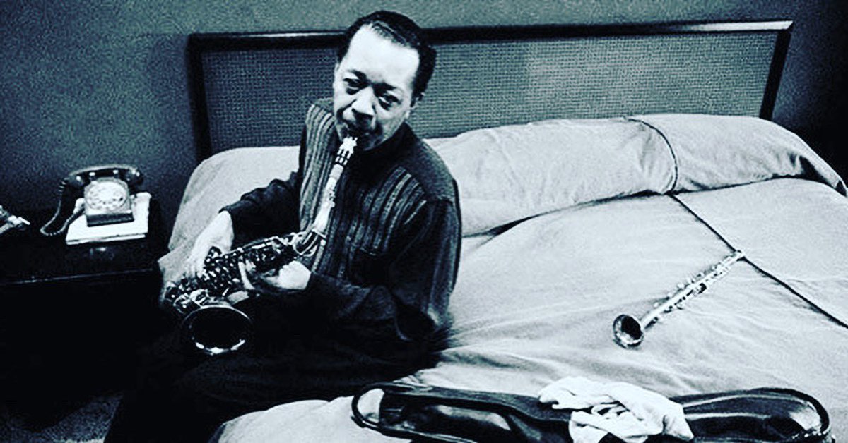 JoeyJazzOrgan's tweet photo. Today we celebrate the birthdate of the one and only, Incomparable Lester Young!!!
❤️🙏🏽🎷🎶🎶🎶🎶🎶🎶🎶

#lesteryoung #tenorsax #saxlegend #innovators #jazz #jazzsaxophone https://t.co/Fj3UNlLxGY