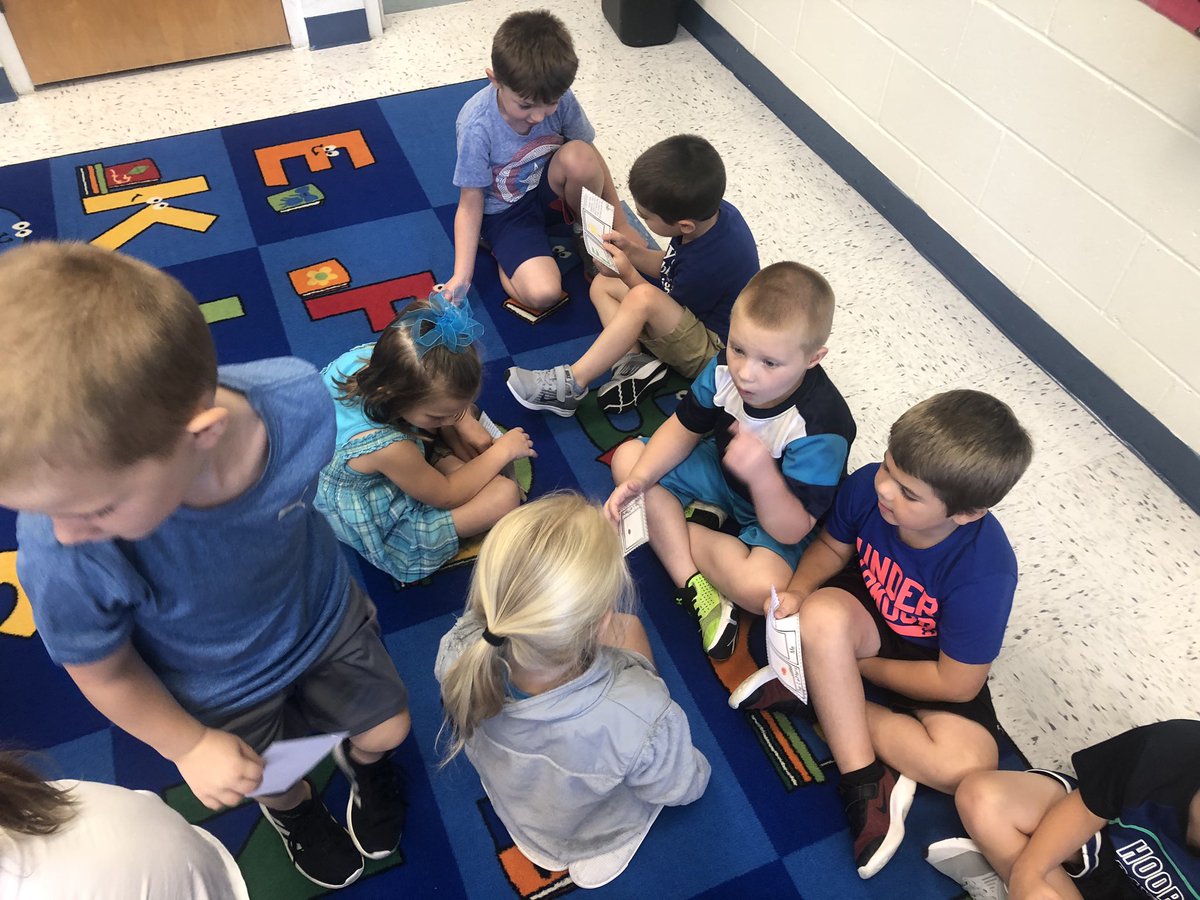 MrsBoehs_SES's tweet photo. Today the kinders made text to self connections with the book Chicka Chicka Boom Boom. #connectses #bulletpride https://t.co/lKxQZaPfrI
