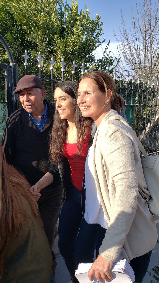 florenciacanali's tweet photo. Hoy recorrimos Chivilcoy junto a @PaulaRepetto1 ,nuestra futura concejal, llevando las propuestas del #SanMartin que queremos seguir construyendo junto a nuestro intendente @JorgeGimenezOk y @afernandezk
#MendozaSePrende
#JorgeIntendente
#AnabelGobernadora
#FernandezFernandez https://t.co/hdwbJwjWyL