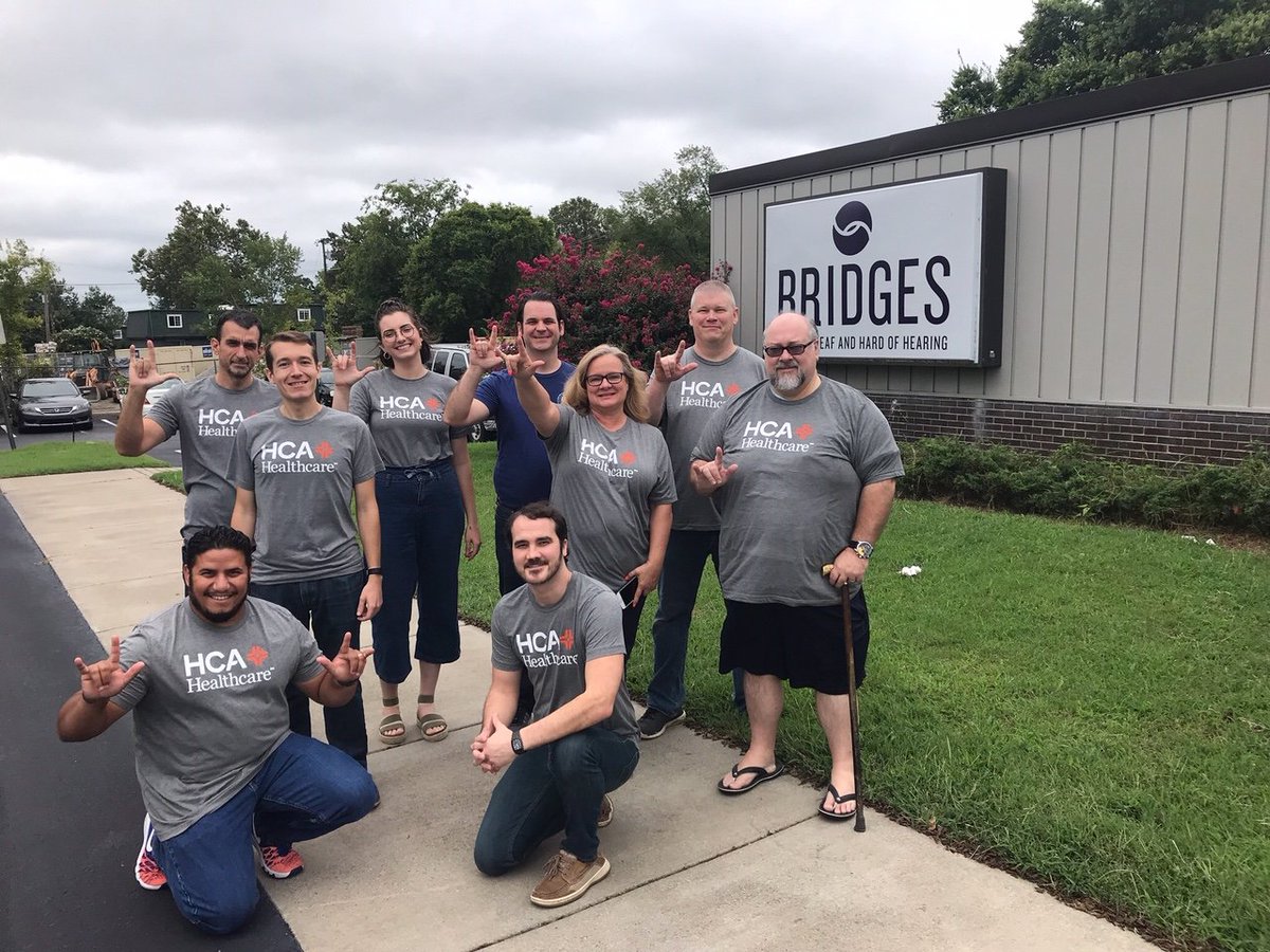 HONashville's tweet photo. These incredible @HCAhealthcare volunteers spent IT Community Day at @Bridges4DeafHH, setting up computers, getting Office 365 synced across the organization, and troubleshooting other pesky tech problems. Go team! #HCACares #GeekCause #GreatFutures #WhateverITTakes https://t.co/pR33tUKG3H