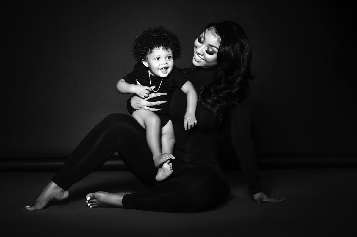 AriTheDon's tweet photo. Mama bear. 🖤 https://t.co/ECT1tUPQK3