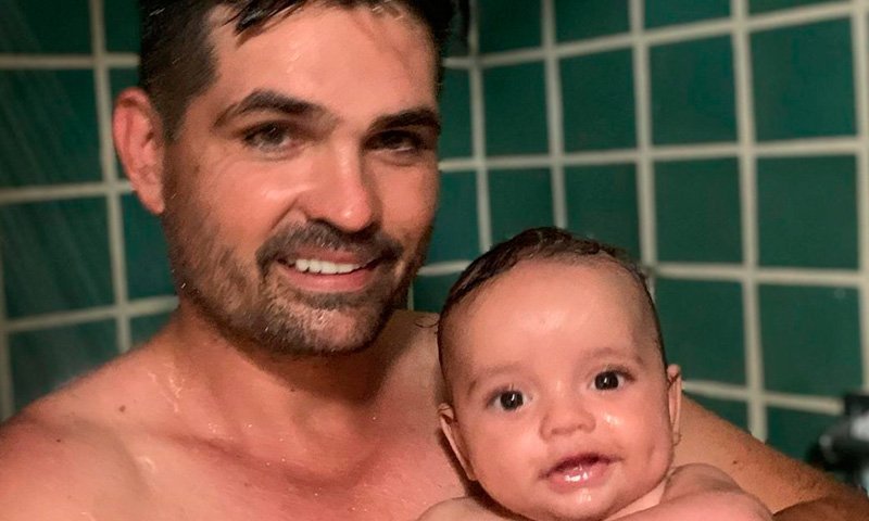 Ferdinando Valencia comparte con sus fans un entrañable momento al lado de su hijo Tadeo ow.ly/Nr3A50vLFUq