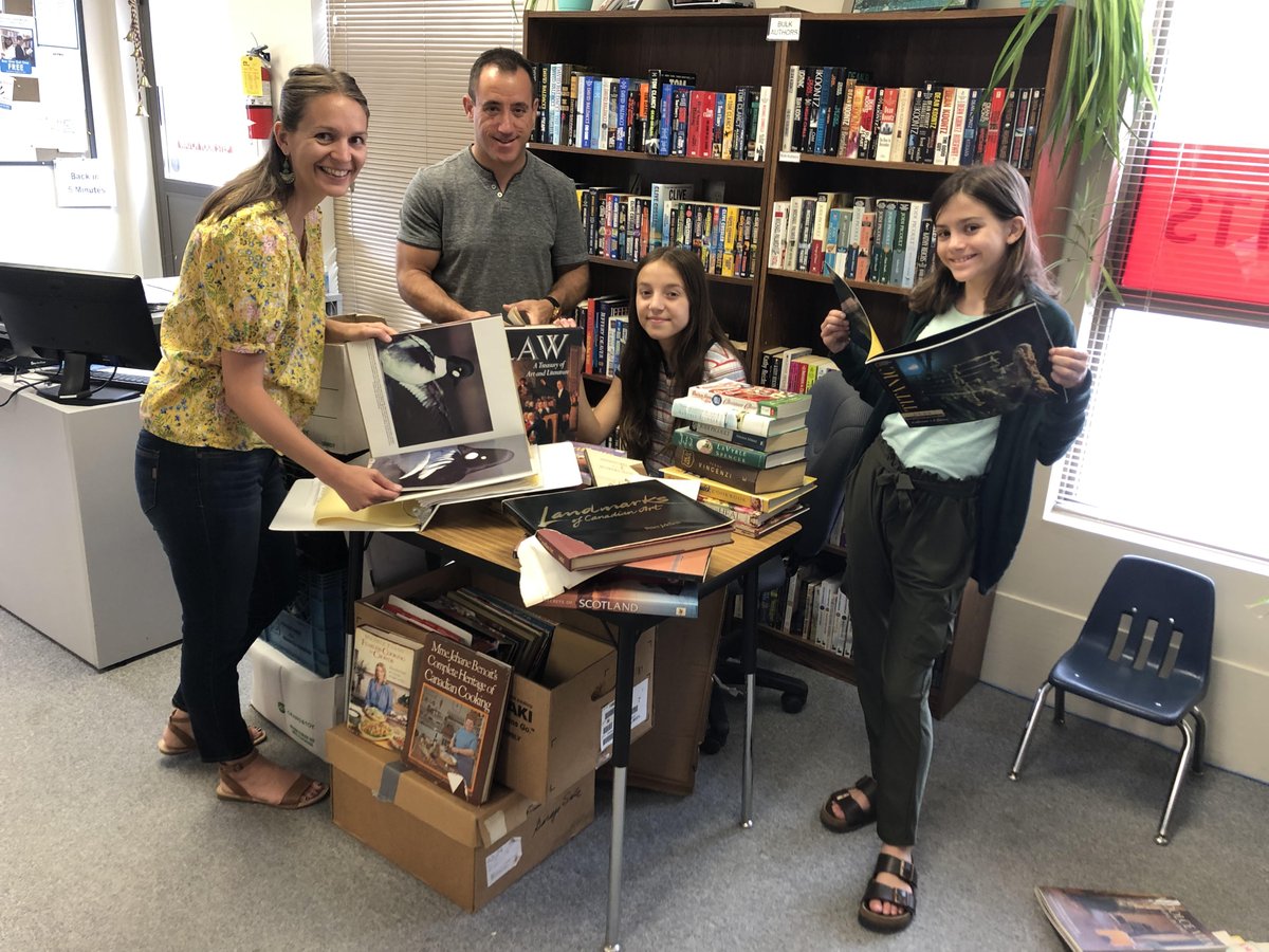 Gateway_Midland's tweet photo. After a summer volunteering at our #BookmarkUsedBooks, the Gignac family is heading back to school. We'd like to wish them the very best in the coming school term, and sincerely thank all of our #volunteers for contributing to Gateway's continued success. YOU ARE FABULOUS! https://t.co/2LNVWNosr5