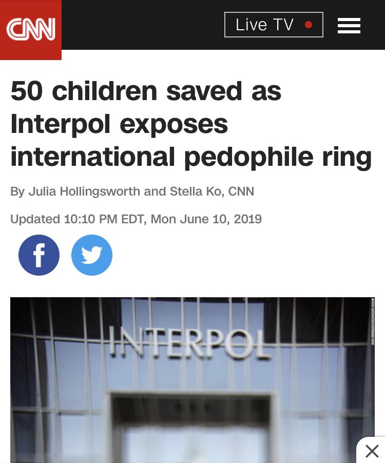 iking_b's tweet image. Why is CardiB’s ass cheeks getting more attention then this