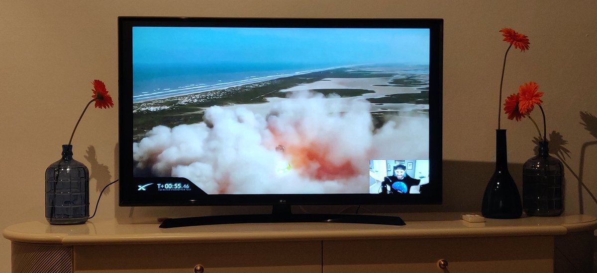 PonentAerospace's tweet photo. Congratulations @SpaceX and @elonmusk, you're inspiring a whole generation into the space and beyond https://t.co/RNL3eit7xP