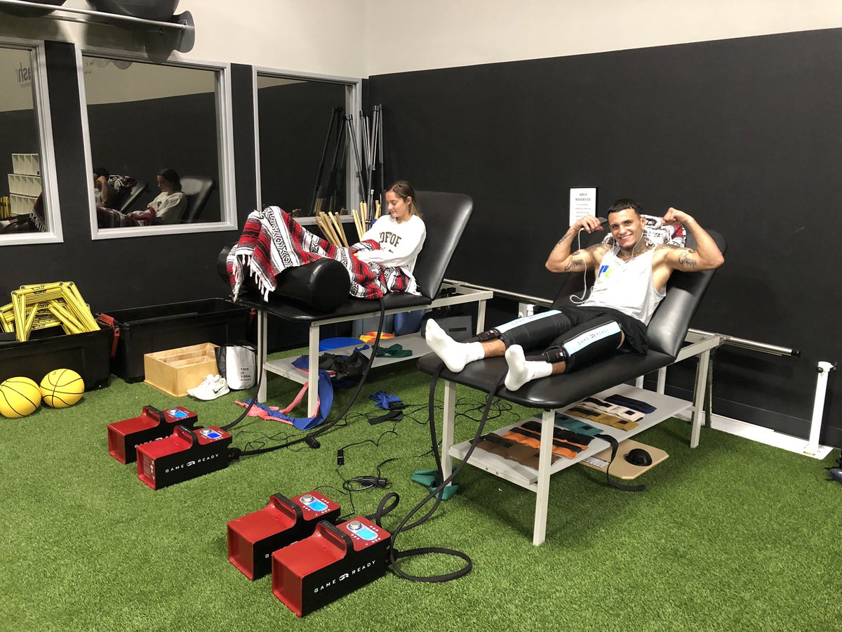 Donald_Driver80's tweet photo. Recovery Recovery Recovery..... We are just a week away from our big fight September 5th. @realcrunchtime thanks again for this opportunity to represent you. @drivenelite @espnboxeo #DrivenEliteStrong #drivenelitetraining #BoxingTraining #Driven #determination #Drive #discipline https://t.co/mkwEEfoaBf