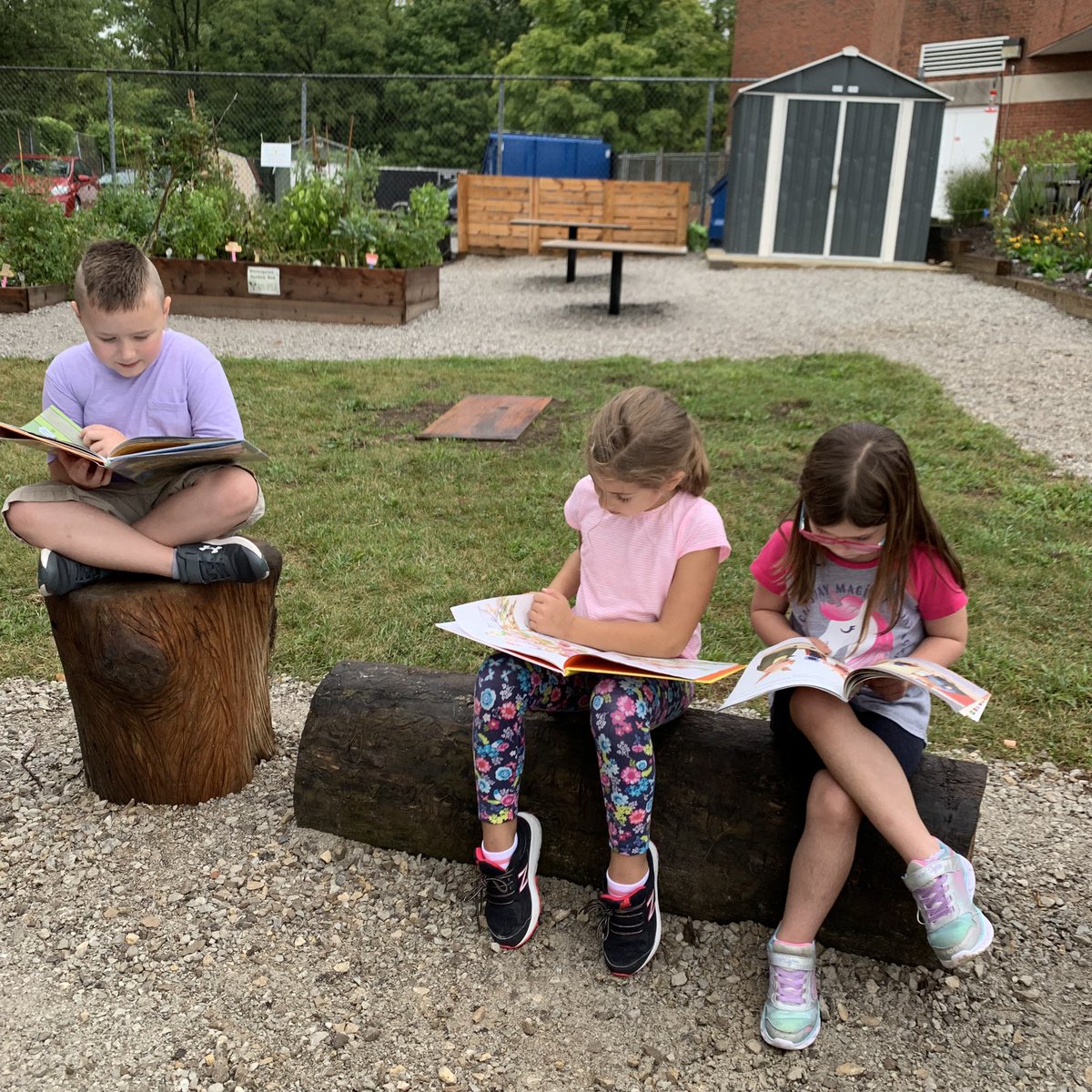 Ayanna Saunders tweet media