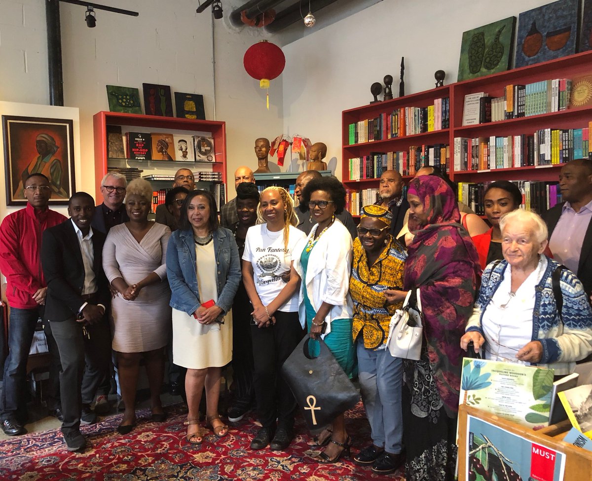 I took some time today to visit A Different Booklist on Bathurst to highlight #Budget2019's commitment of $25m over 5 years for projects to celebrate Canada's vibrant Black communities. This is especially important for #SpaFY - one of the most diverse ridings in Canada.