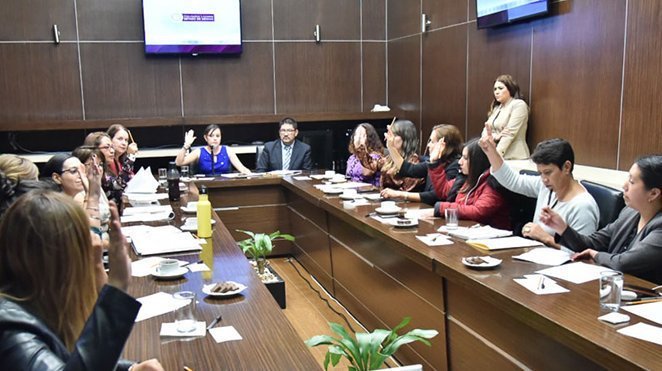 IsabelAmbroccio's tweet photo. Sostuvimos la penúltima reunión de trabajo, para la revisión del diseño de lo que sera el #Protocolo para la Prevención y Atención de la Violencia Política por Razones de Género, promovido por el #ObservatoriodeParticipaciónPolíticadelasmujeres y
@Legismex
@IEEM
#CEMyBS #TEMM https://t.co/vMF5oMpmJU
