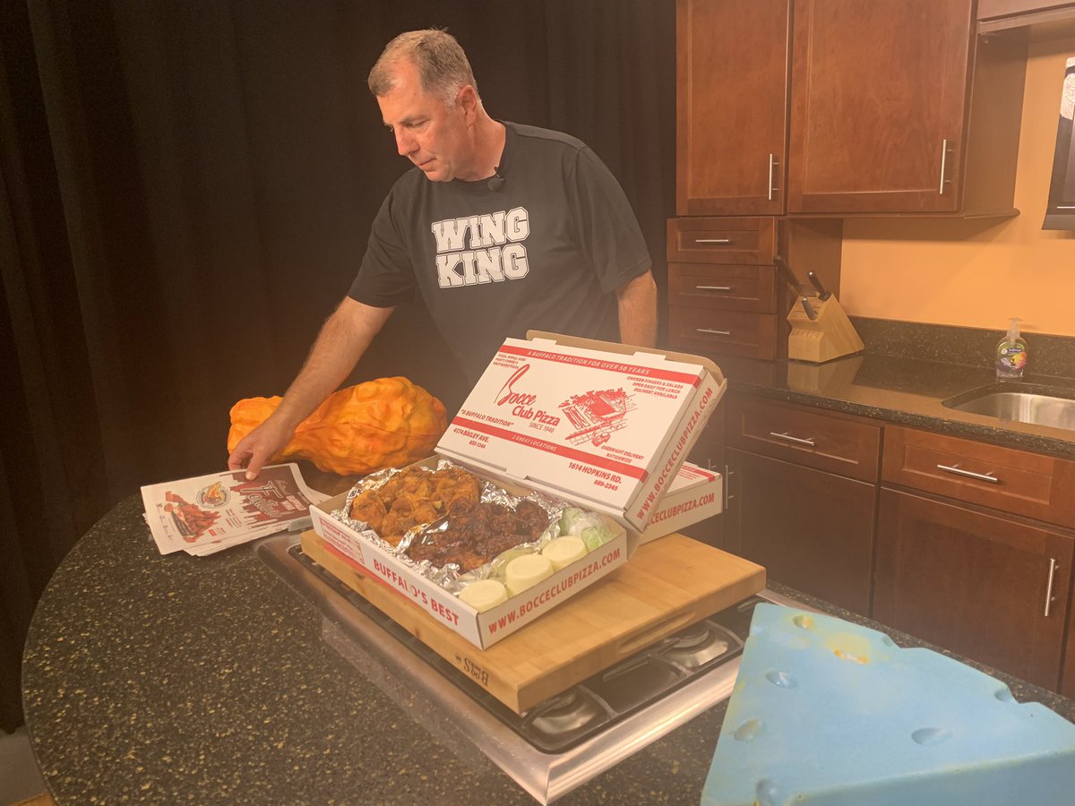 How good do these wings look!? We’re getting you ready for the Buffalo Wing Festival happening this weekend— <a href="/BuffaloWingKing/">Drew Cerza</a> is joining me on <a href="/news4buffalo/">News 4 Buffalo</a> at 6:30 to fill us in on everything you need to know 🤤