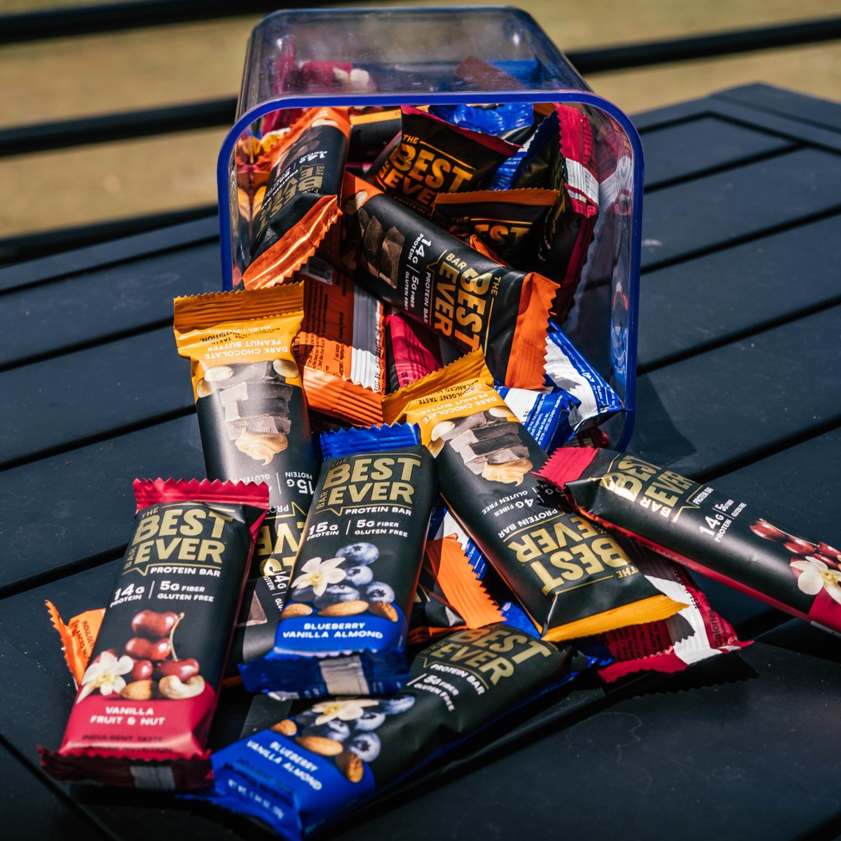 TheBestBarEver's tweet photo. No commitment? No problem. The Best Bar Ever Variety pack allows you to try all four of our delicious flavors – and fall in love with a new favorite (or three). https://t.co/fIrNzo9S45 https://t.co/fo2hISJZbQ