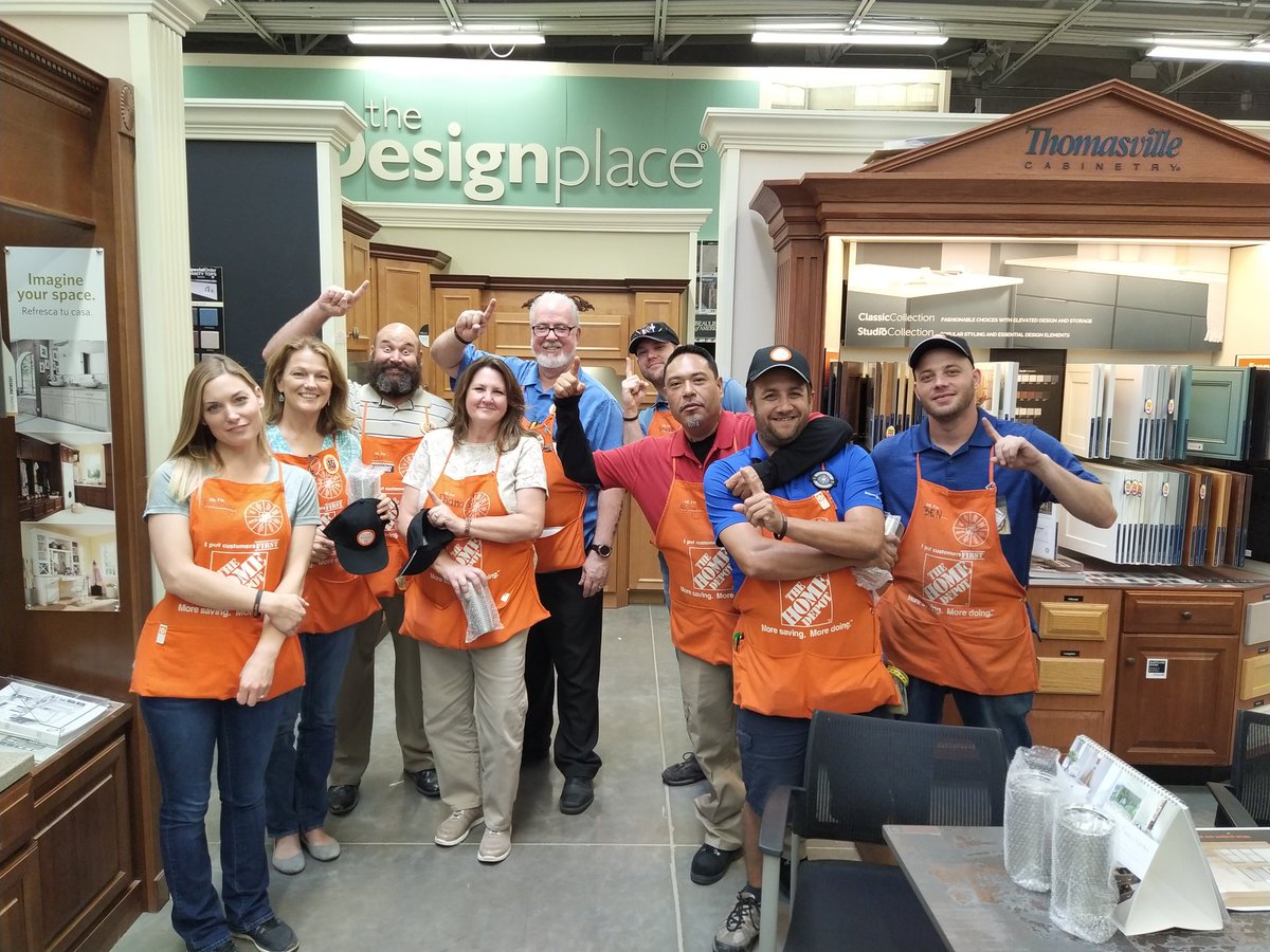 Overall Specialty recognition for some hard working associates that have helped make us currently #1 in the district!! #SpecialtySwag #0422TheOncomingStorm @ShawnMinkner <a href="/TheodorePepping/">Theodore Pepping</a> <a href="/IsaacCook0422/">Isaac</a> <a href="/Juanito_0422/">Juan Diego</a> <a href="/HD_0422Hux/">Steven Huxford</a>