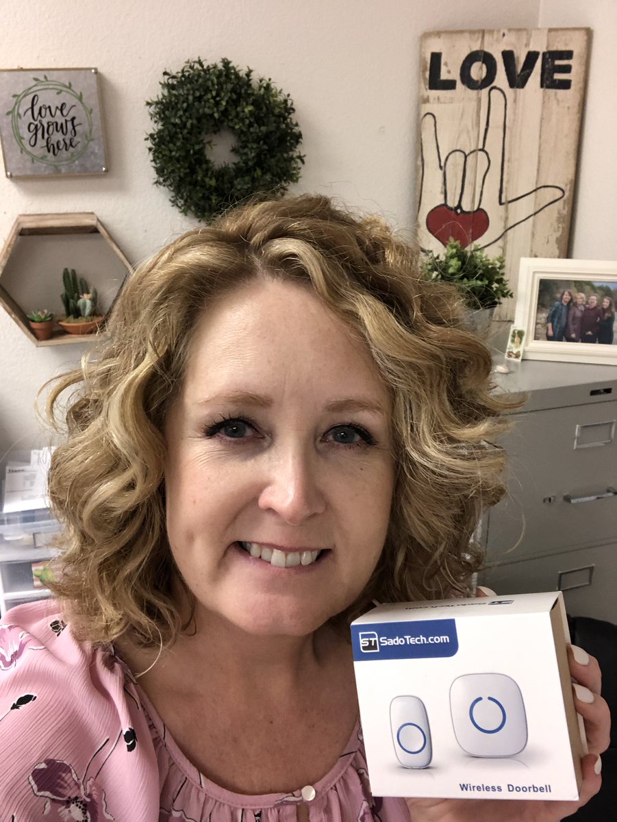 Beth_Cade_RF's tweet photo. A new tool for smooth transitions! Thanks @jenkscsis and @JimmyRoss3208 for helping me with my classroom wish list!
#ourWHY #CSIS1920 https://t.co/4t8C9dtmVu