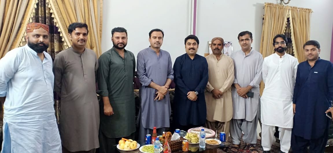 ChangShujait's tweet photo. With Dear Brothers
@JavedNLaghari @MasroorARajper @RabNBaloch @BilalHussainCh3
@MediaCellPPP
#AT_CHANG_HOUSE https://t.co/UlEb247CNI