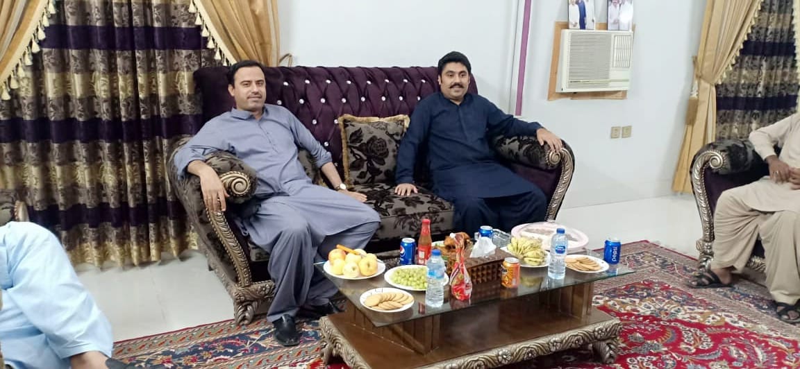 ChangShujait's tweet photo. With Dear Brothers
@JavedNLaghari @MasroorARajper @RabNBaloch @BilalHussainCh3
@MediaCellPPP
#AT_CHANG_HOUSE https://t.co/UlEb247CNI