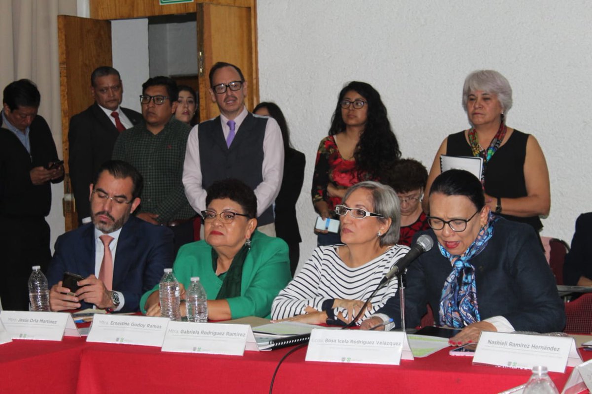 MetropolisCDMX's tweet photo. La #Seduvi formará parte del Gabinete de Igualdad Sustantiva y Violencia contra las Mujeres, que también estará integrado por alcaldías y diversas dependencias de la Ciudad de México. #Mujeres #ErradicaciónViolencia #Programa2019 https://t.co/m6t9Fu5hB3