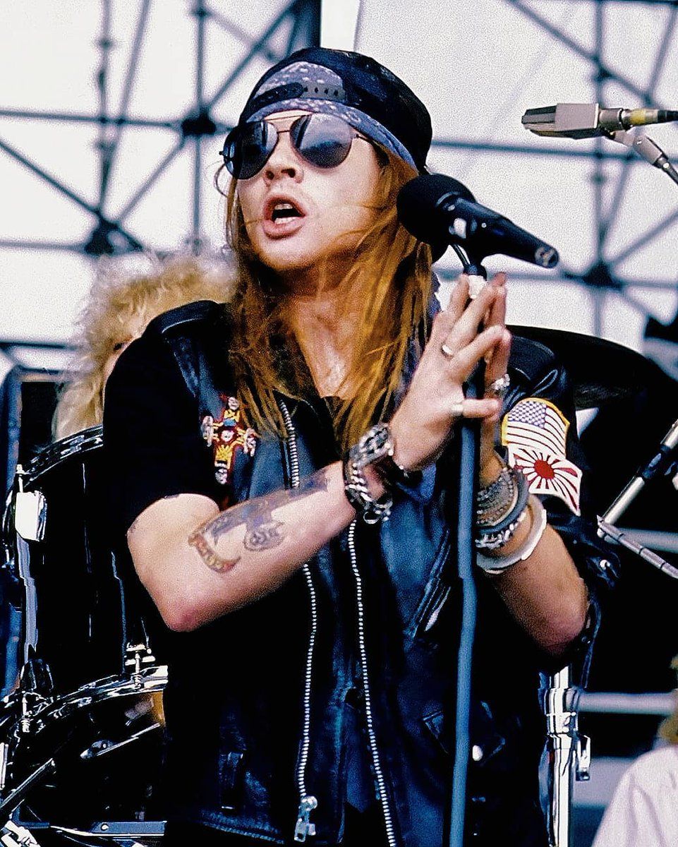 #axlrose personal assistant lashes out at world leader over his "ego" gnrcentral.com/2019/08/27/gun… #brazil #amazon #amazonfire #macron