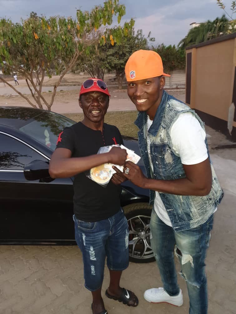 Planet_Dodger's tweet photo. I act like i'm okay but i want @realfreemanHKD and @alickmacheso3 to shoot the video for Ngaibake soon,thats a banger
#GangoAlbum https://t.co/28Nl20qgyG