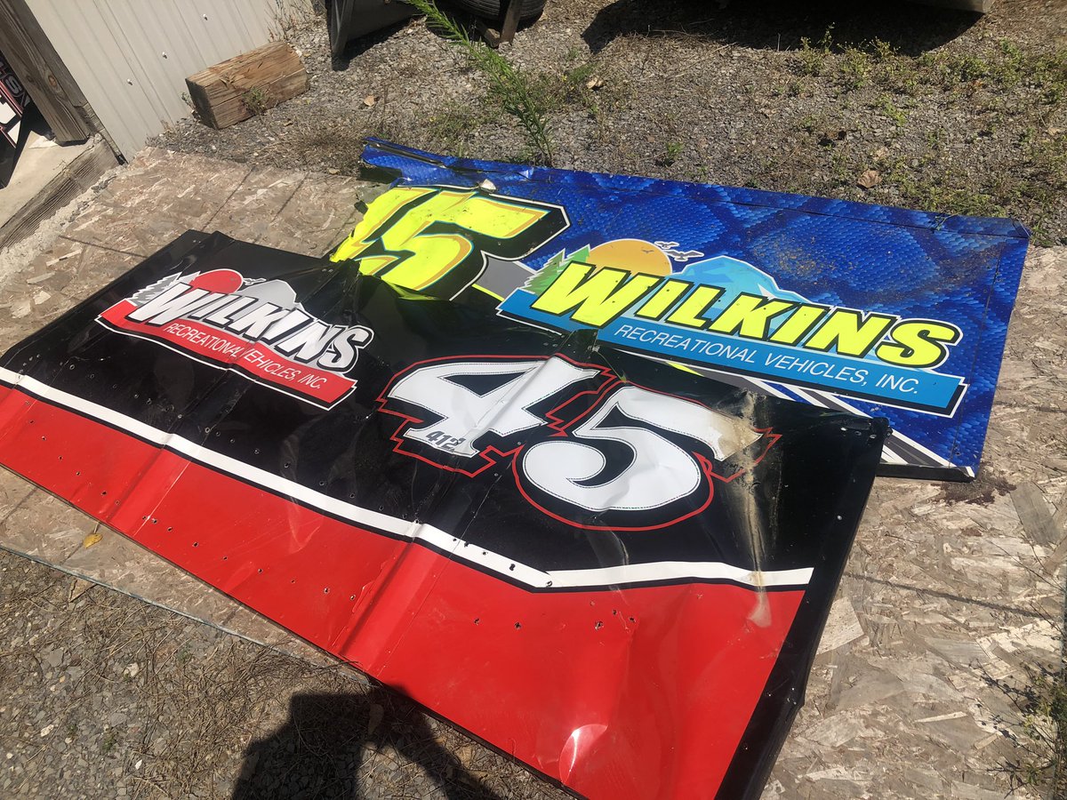 HebingRacing's tweet photo. We are racing 4 days local this weekend. Anyone who wants to purchase some wrecked parts we can bring them with us. DM us if there’s something you want. 🐍 https://t.co/MPeHokk9Zv