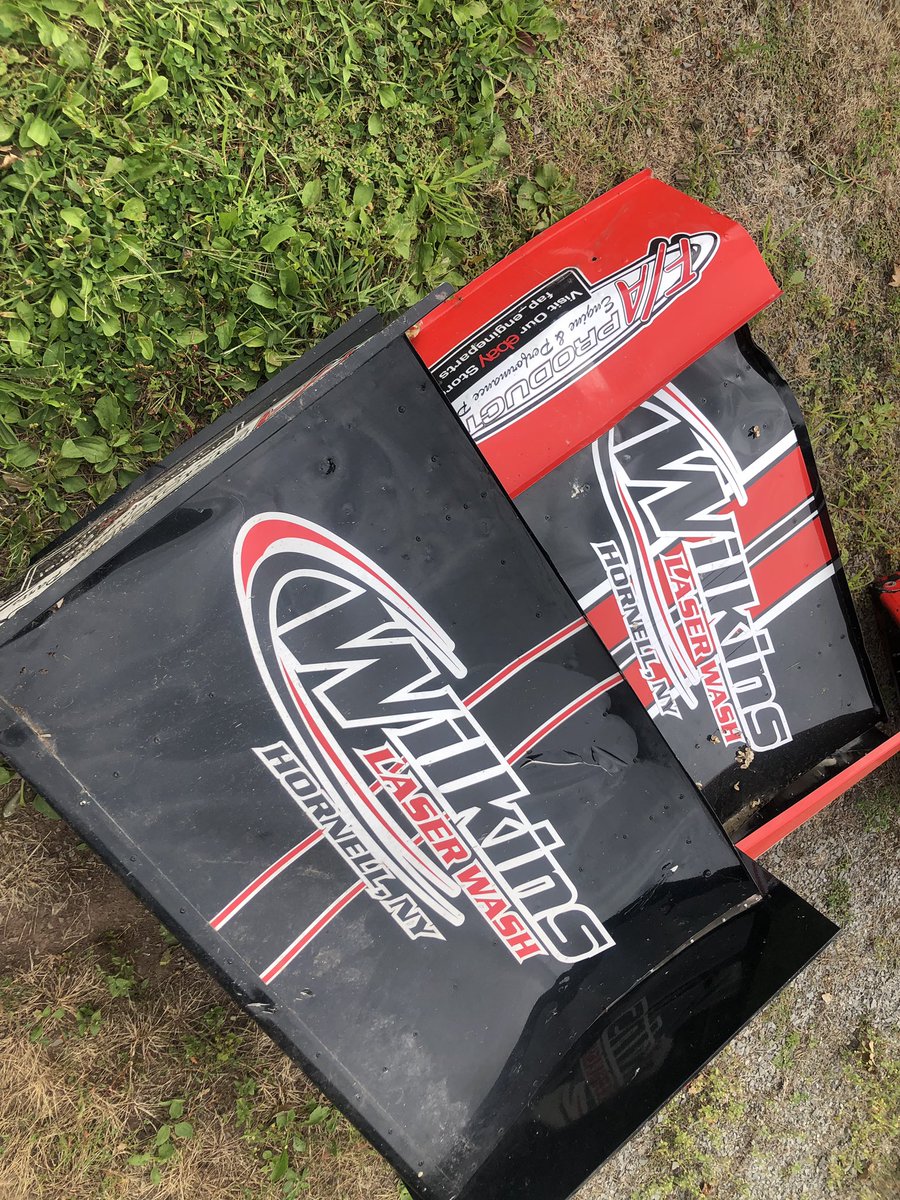 HebingRacing's tweet photo. We are racing 4 days local this weekend. Anyone who wants to purchase some wrecked parts we can bring them with us. DM us if there’s something you want. 🐍 https://t.co/MPeHokk9Zv