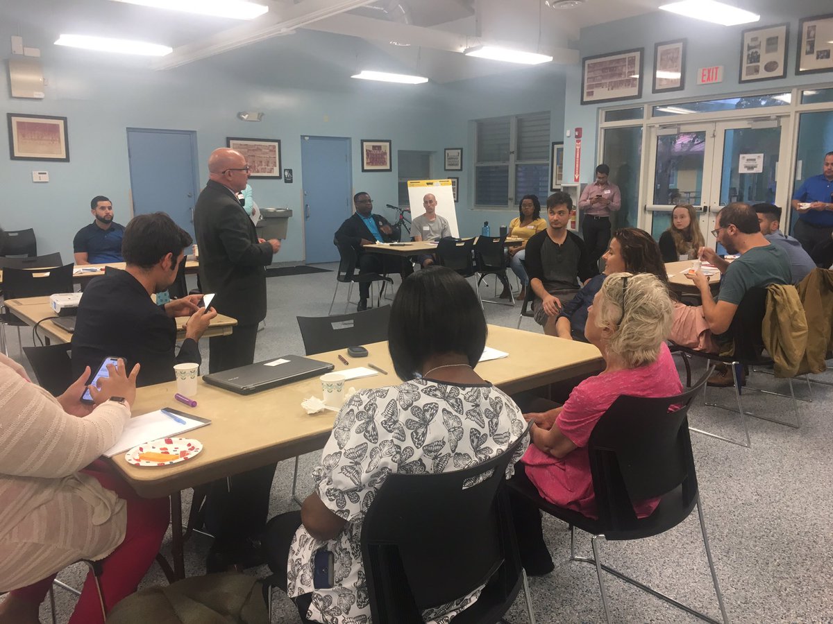 FarinaAlissa's tweet photo. Our 4th @CityofMiami #ClimateReadyMiami workshop in Shenandoah talking about Coral Way neighborhoods. Big thanks to City leadership (@cos_mia @ZerryIhekwaba @BelloCandya @FerreiroSteven) for joining us! https://t.co/850gHqohrw
