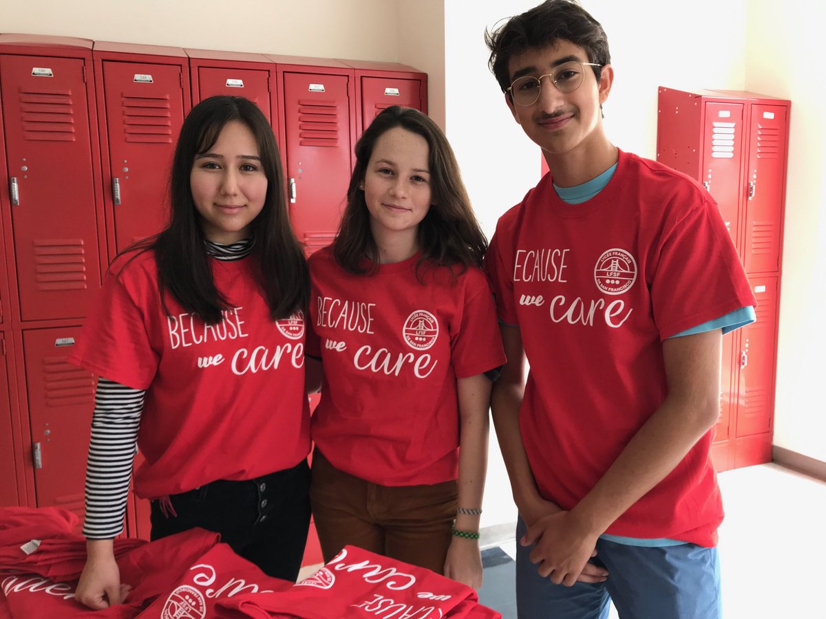 lelyceeSF's tweet photo. Our  #LFSFambassadors are welcoming new students to ⁦@ortegaLFSF⁩ #LFSFCommunity https://t.co/9WtRNXTau8