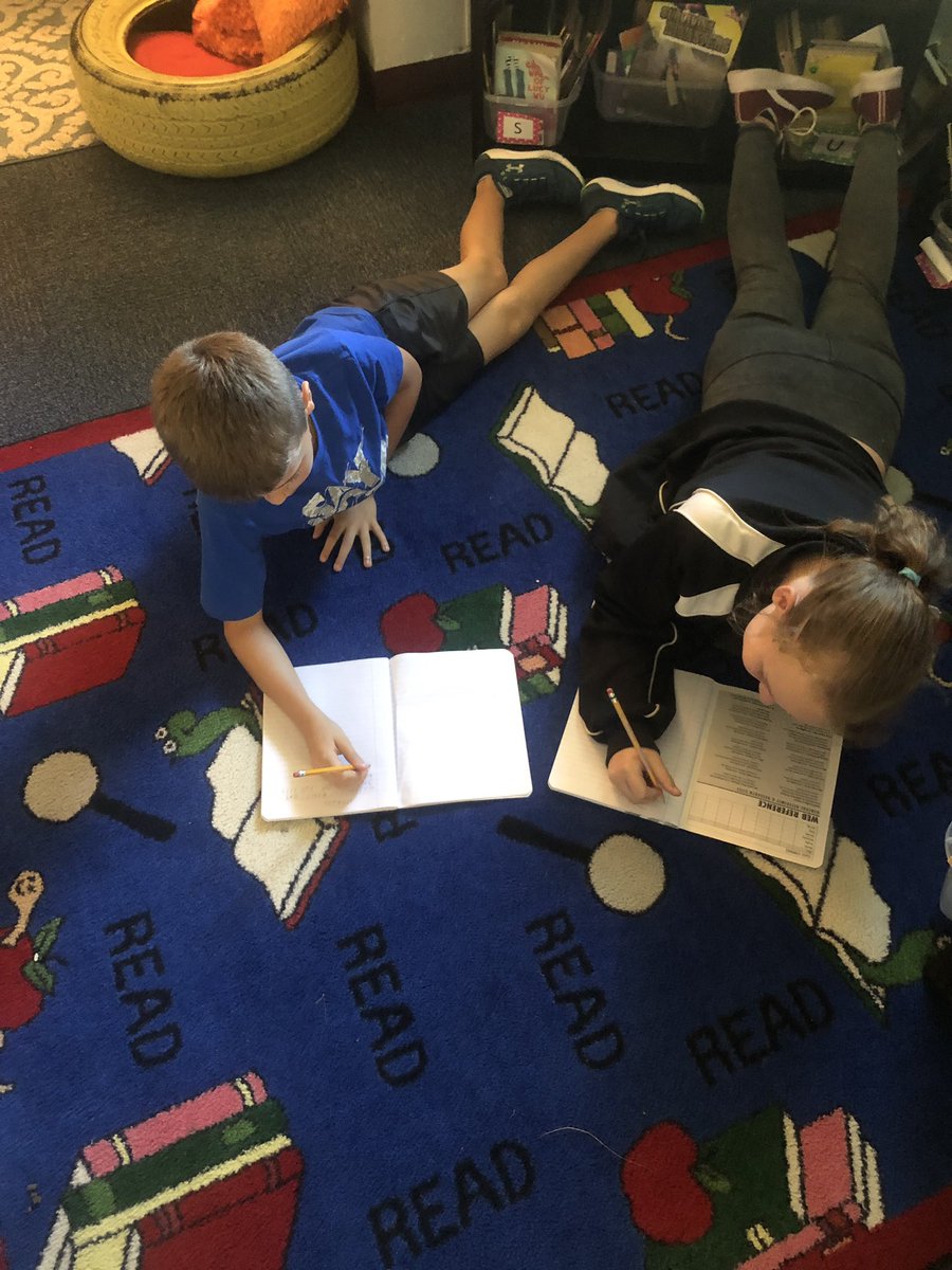 MrAlders18's tweet photo. We are diving as historians into our research questions over world events. Love seeing these faces collaborate and really dive into social studies! @LWPawPride @LWNKCSD https://t.co/5tnn2nJsrO