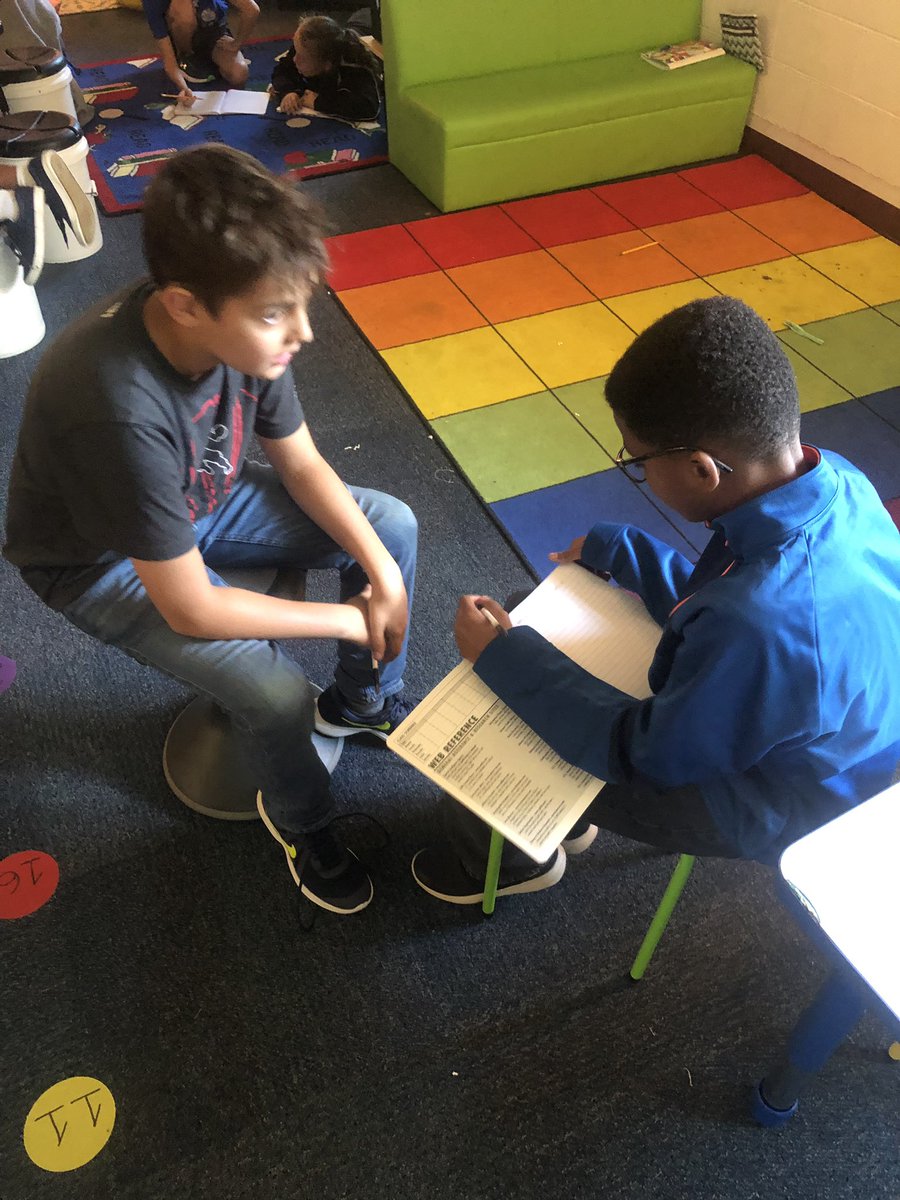 We are diving as historians into our research questions over world events. Love seeing these faces collaborate and really dive into social studies! @LWPawPride <a href="/LWNKCSD/">Linden West NKC</a>