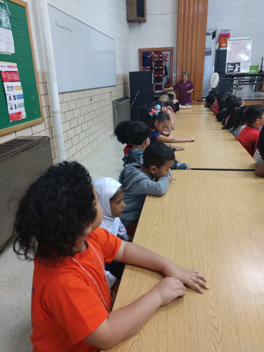 JungersCourtney's tweet photo. Today we held our fall PBIS boot camp to review school wide rules and expectations for common areas such as lunchroom, playground, hallway, etc. Keep showing those positive behaviors!!  @HuntTigersES @PBIS_Sioux_City https://t.co/jmCS4mQsU7