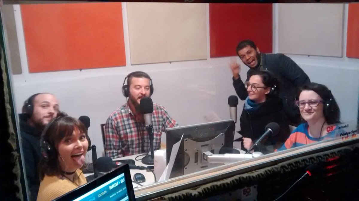 MyORadio's tweet photo. 📻Locos sin azotea, hoy 22 hs🕙en #MyO
📣La amazonía se quema y el mundo se derrite, Andrés Nápoli @farnargentina
📣#DosDeOro @ale_rebossio y las medidas prose-populistas del fracaso Cambiemos
📣#Cultura #MostrandoLasCartas 3º Festival de Arte Trabajador
🎙️https://t.co/FGYiTy0F8Q https://t.co/gfEpOJtJQD