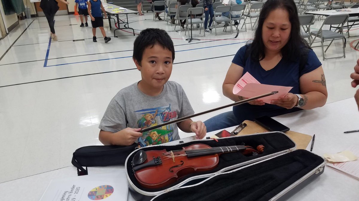 lcarlos62's tweet photo. The future of music in District 62 🎻🎷🎺 🎼equipment night  @62Plainfield #62PL #62learns #gratitude thank you music department:you rock 💚💙 https://t.co/G920Pygjkv
