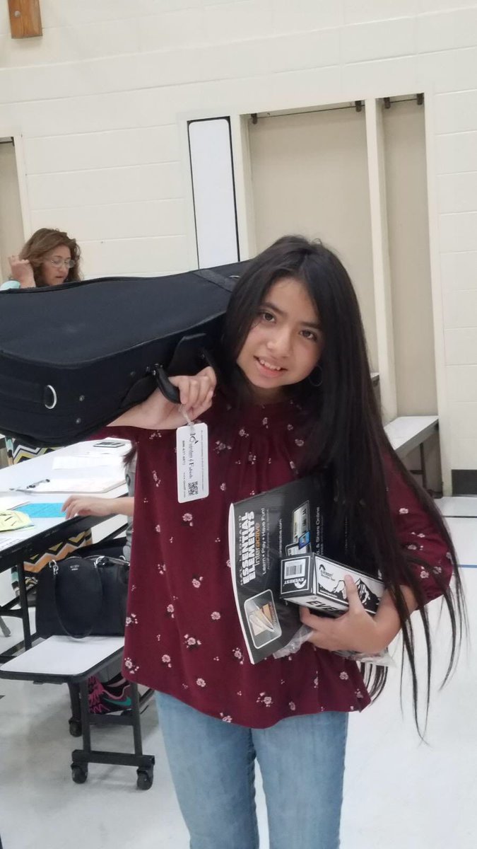 lcarlos62's tweet photo. The future of music in District 62 🎻🎷🎺 🎼equipment night  @62Plainfield #62PL #62learns #gratitude thank you music department:you rock 💚💙 https://t.co/G920Pygjkv