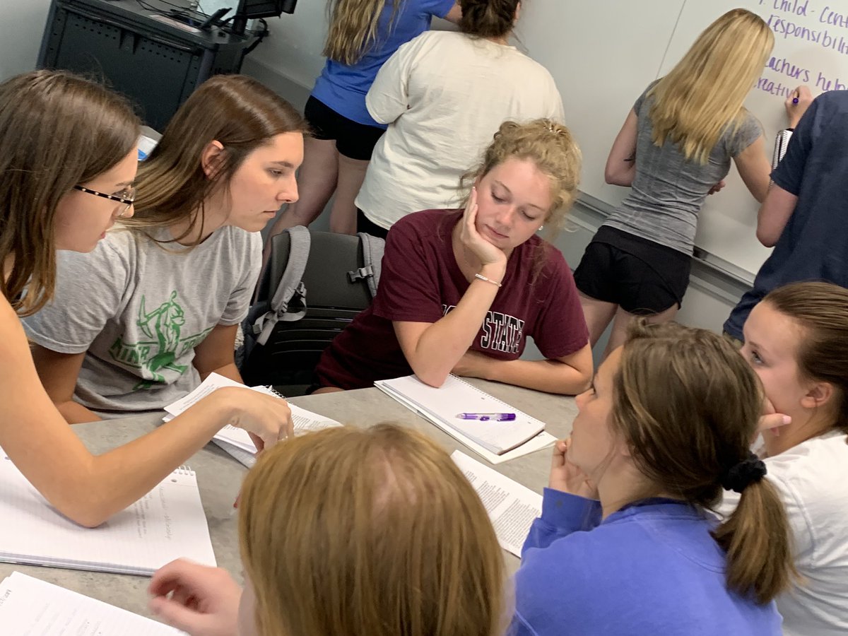 rlb518's tweet photo. Discussions about philosophy and teaching in ELE 302 @MoStateCOE .Creating our teaching mission statements!#ele302 https://t.co/H5C28FRrrL