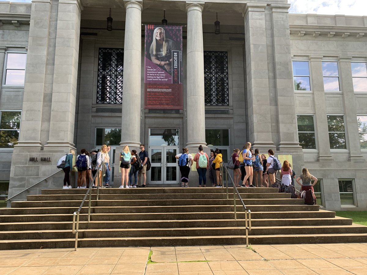 rlb518's tweet photo. Discussions about philosophy and teaching in ELE 302 @MoStateCOE .Creating our teaching mission statements!#ele302 https://t.co/H5C28FRrrL