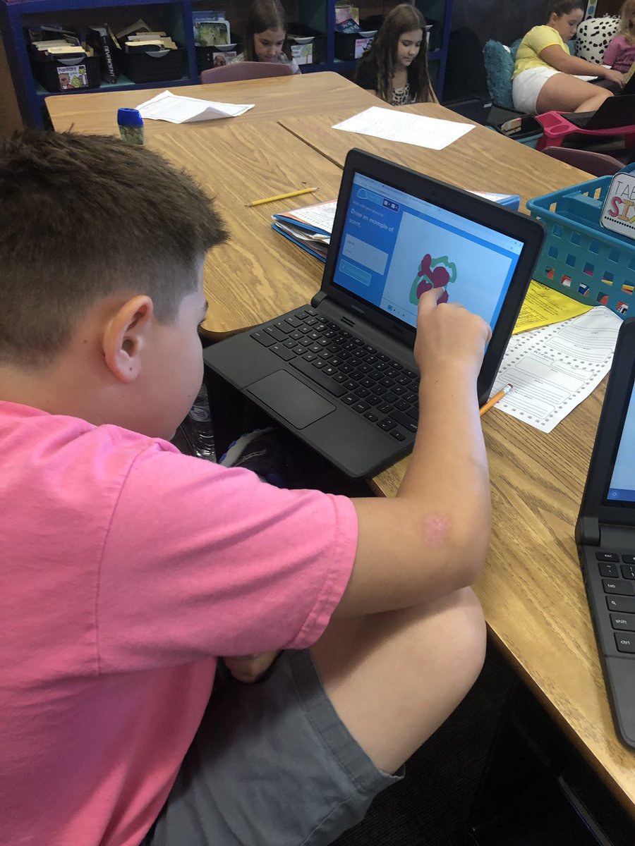 Schreyer4th's tweet photo. This years new 4th graders are learning new vocabulary words with @PearDeck  They are loving that they can make their own flash cards to study in the flash card factory! @4th_legend @LegendSprings @dvusd #extraordinary https://t.co/xeLVmrupJB