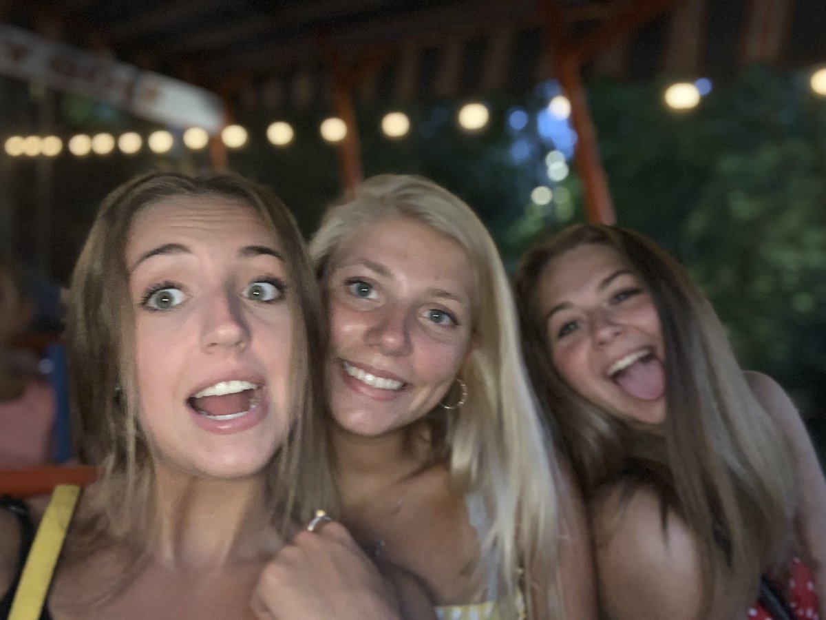 taydeters's tweet photo. happy birthday @camrynchapmann !! i hope you have the best day and yay 18. love ya girly, make it the best! 💛💛#clubenergy #squad https://t.co/Y2l5gIBLq7