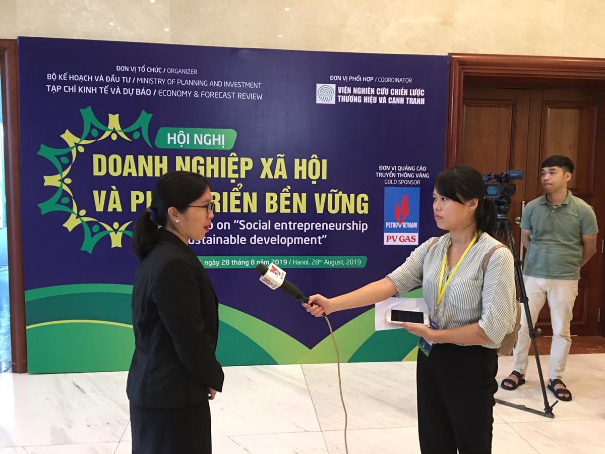 Never miss an opp to advocate 4 role of #social #Entrepreneurship in #SustainableDevelopment #SDGs, w/ focus on #youth <a href="/YouthCoLab/">Youth Co:Lab</a> <a href="/UNDPVietNam/">UNDP in Viet Nam</a> #Socialimpact #biz - &amp; gr8 to see <a href="/SapaOchau/">Sapa O'Chau SocEnt</a> again !