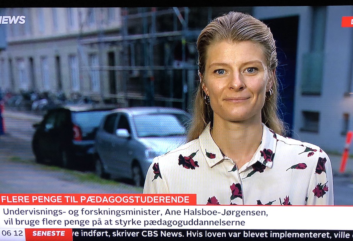 DanskeProf's tweet photo. Stærk håndsrækning fra @AneHalsboe til pædagoguddannelsen på 127,5 mio. kr. Det kommer hele samfundet og vigtigst af alt børnene til gavn, at @regeringDK investerer direkte i pædagogudd. Læs pressemeddelelse: #uddpol #bhvchat https://t.co/pMUvD0JoBh https://t.co/zIuqK95Kl1