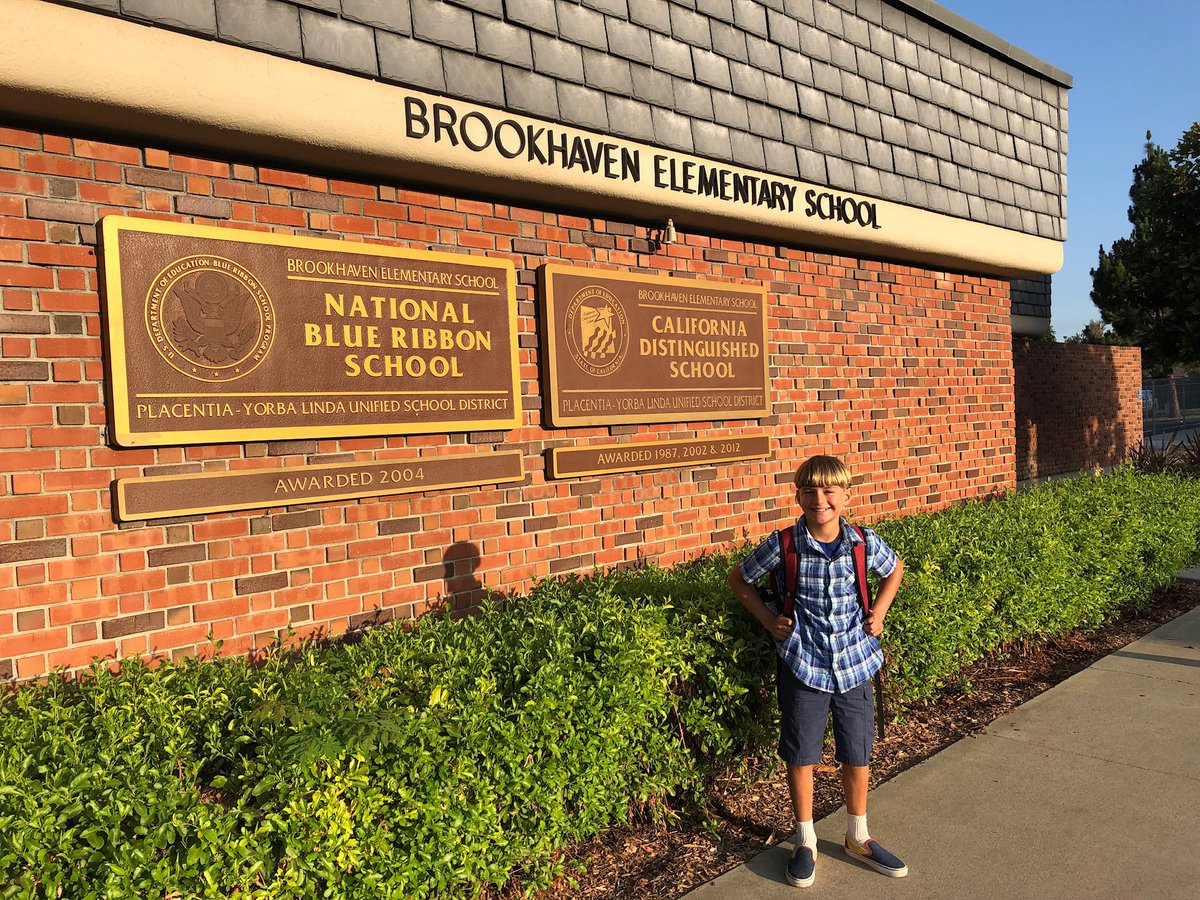 GoldenHawkCav's tweet photo. First days of high school and middle school and Micahβs first day without a sibling at Brookhaven- milestones all around! #PYLfirstday https://t.co/fiAwocaLGK