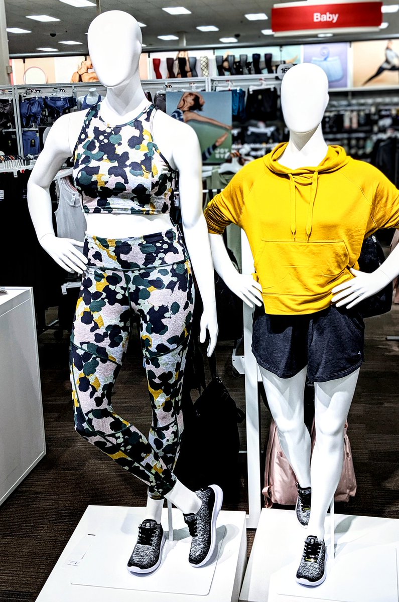 Shining the spotlight 🌟 on some fun fall trends at #T1539