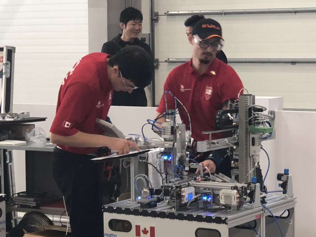 FarzadRayegani's tweet photo. Proud of our @humbercollege  @HumberAppTech grads, Bogdan and Mateusz, who won a Medallion of Excellence in #Mechatronics at @WorldSkillsKZN 
Congratulations on a job well done! @WorldSkills 👏 #HumberProud https://t.co/JvZ0jsbFjN