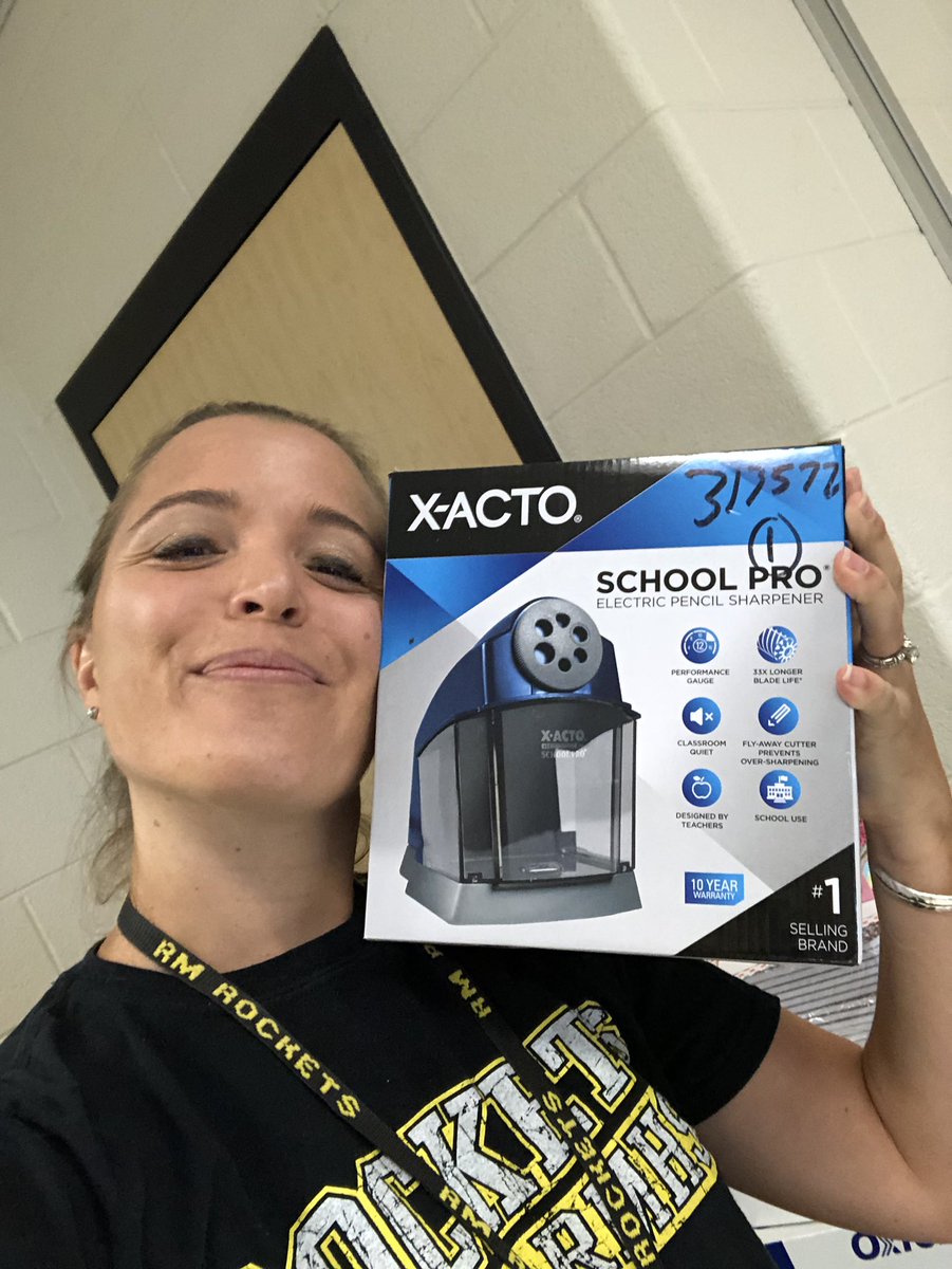 orgANNEizedKaos's tweet photo. This is the face of a happy teacher and her brand new pencil sharpener. #pleasedontbreak #ihopeitlasts #dontsharpenpencilstubs https://t.co/oPRil3dkdh